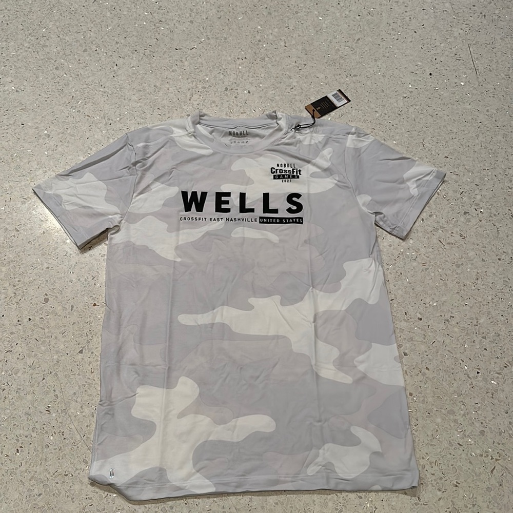 Nobull mens white camo Brooke wells tee size large